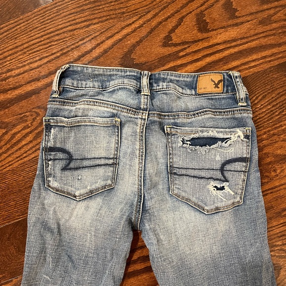 AE distressed jeans size two - Picture 3 of 3